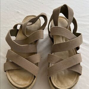 True Craft Tan Espadrilles with Elastic Straps